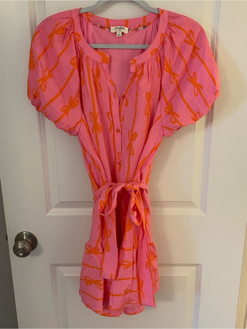 Umgee Pink Dress with Orange Bow-Print Puff Sleeves and Matching Belt - Picture 3 of 6